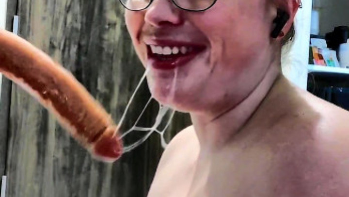 TheKinkyPwrLftr:Gagging and drooling on a dildo