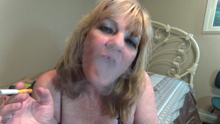 Smoke break Heavy make up on HotWifeJolee