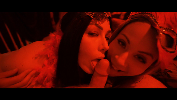 Cheating Stepmom Throws Orgy Parties P3