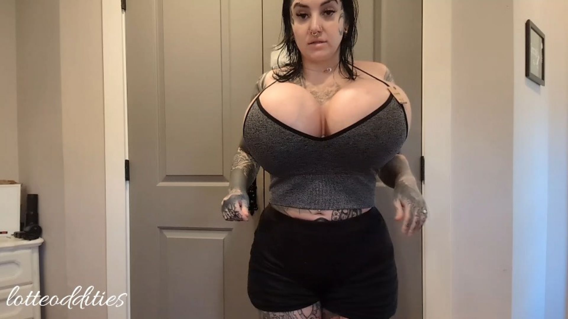 LotteOddities - New bra try on for 4150cc - ManyVids.